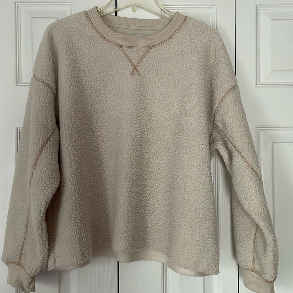 American Eagle crew neck